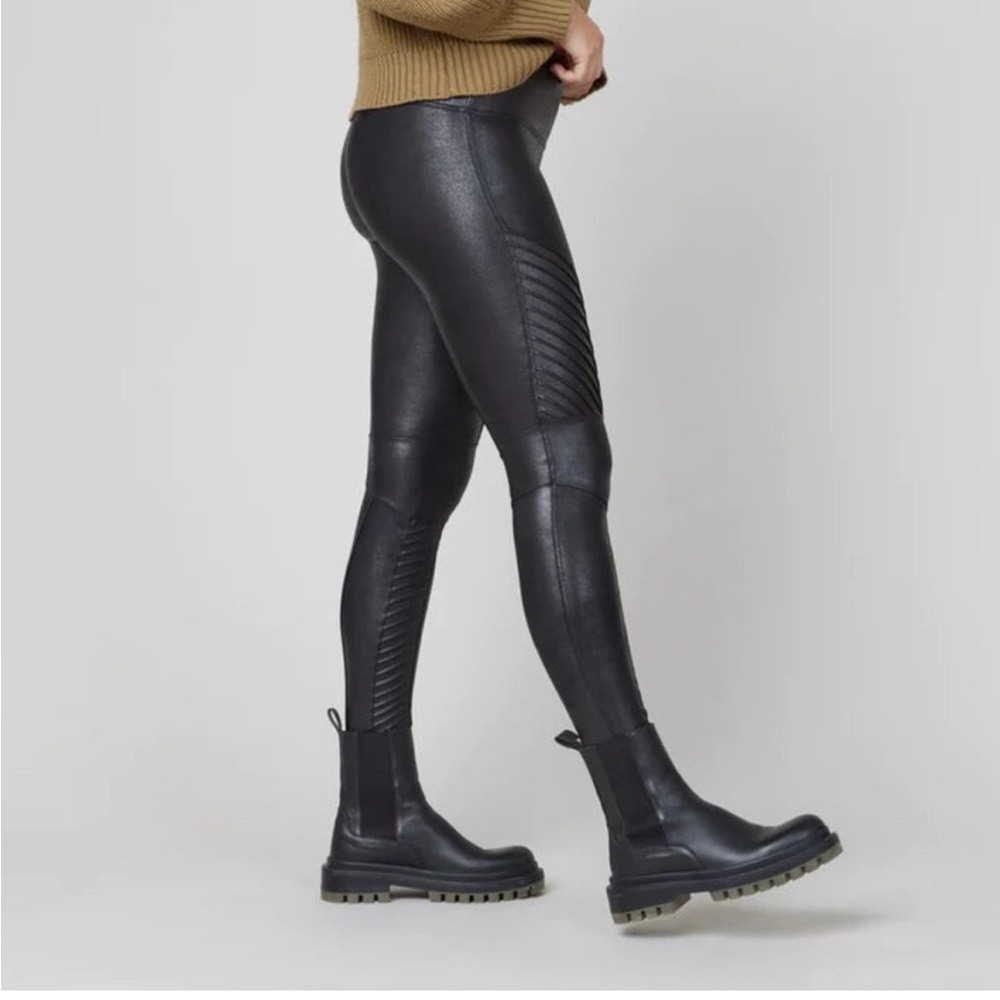 SPANX Women’s Faux Leather Leggings. Size L.  NWT